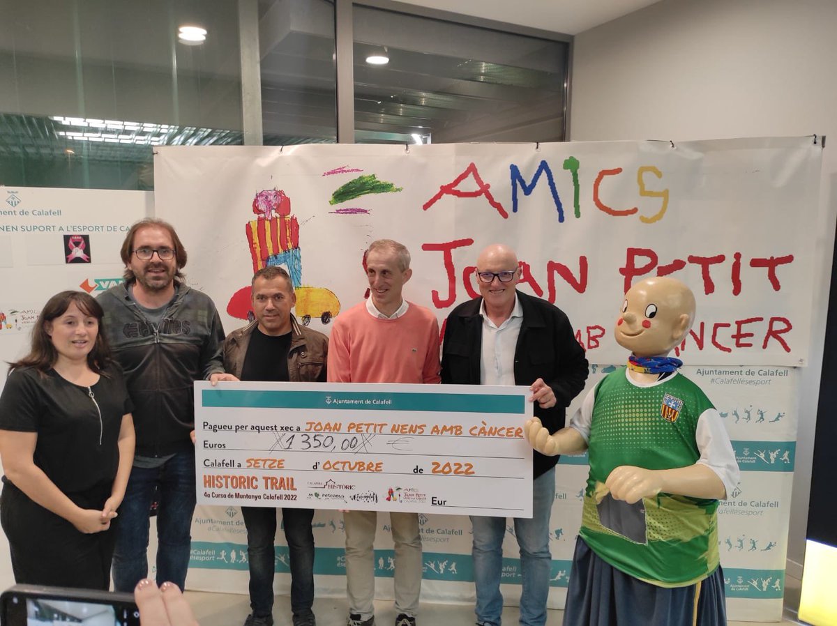 AmicsJoanpetit's tweet photo. I amb el partit solidari d’ahir, el pot del #JoanPetitCalafell augmenta amb 1.838€ més!
Increïble la solidaritat i desplegament d’aquesta edició, continuem recaptant per recerca en càncer infantil!
#stickcontent ☺️ #stickcontenta #JoanPetitNensAmbCàncer https://t.co/2EA3q7bvgo