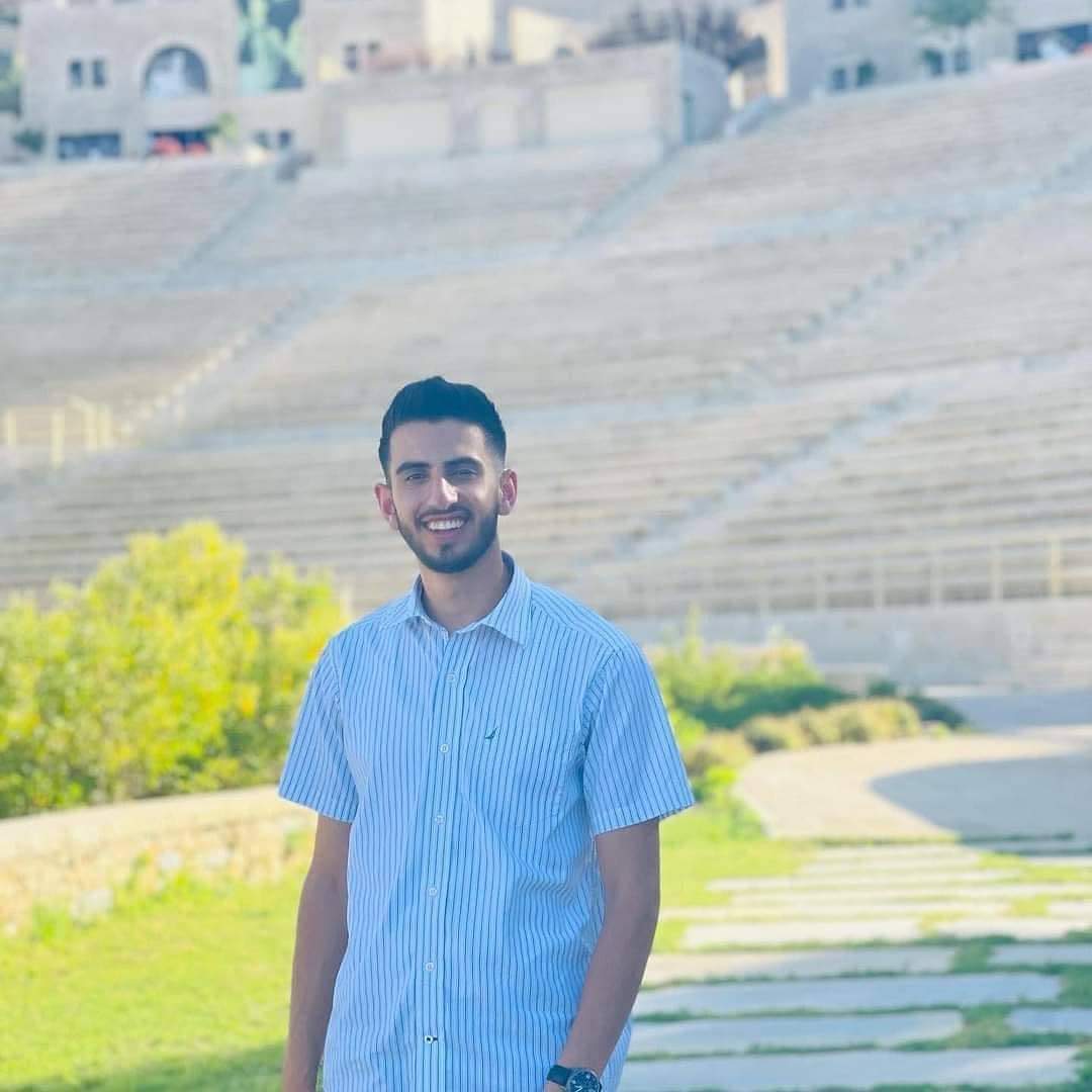 🚨 Étudiant en administration publique à l'Université de Birzeit en Cisjordanie occupée, Bas Dagher a été arrêté hier par l'armée israélienne. Plus de 70 étudiants de l'Université de Birzeit sont actuellement emprisonnés par l'occupation israélienne. #FreePalestinianStudents