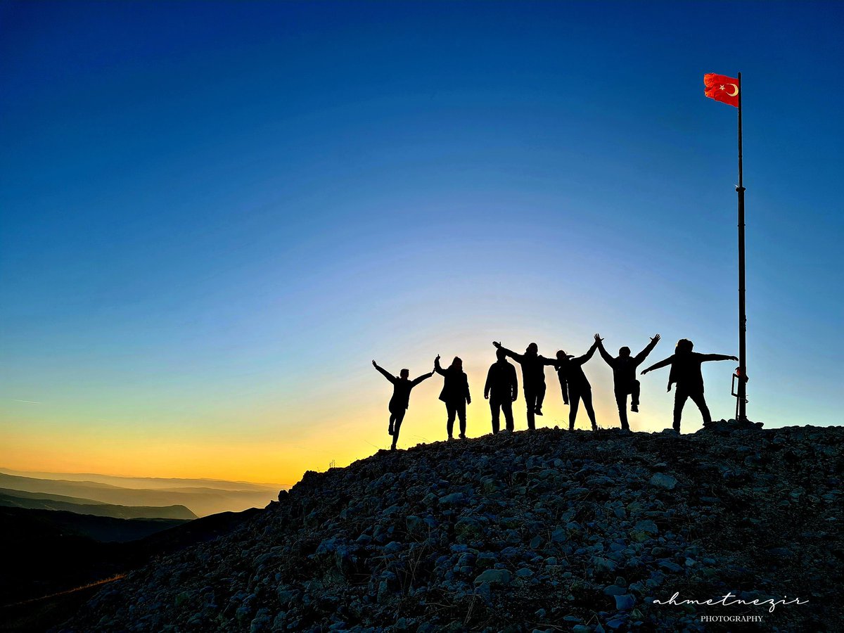 Ilgaz Dağı_Kastamonu_Kasım_2022
#ılgaz 
#kastamonu 
#mountain 
#flag 
#gunbatımı 
#Folklore
