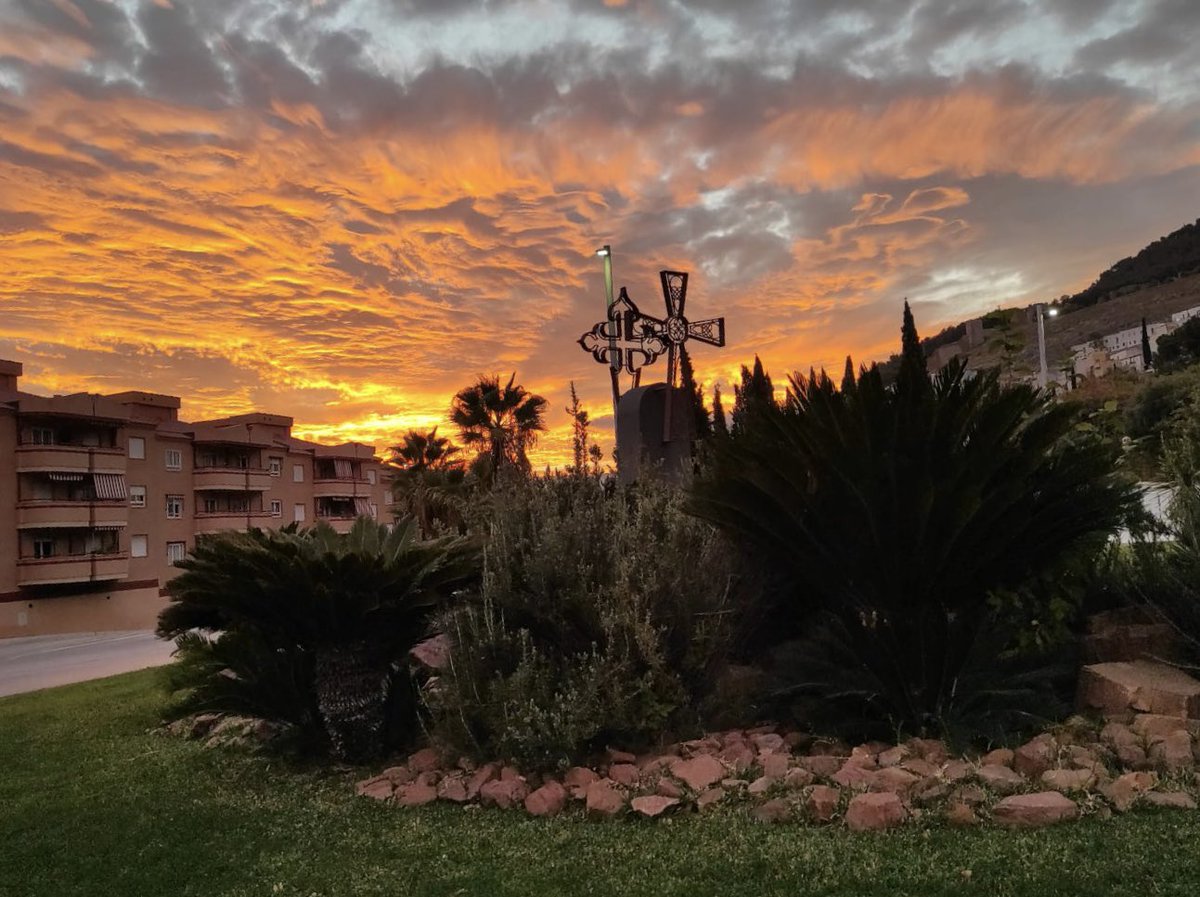 jaenjacobea's tweet photo. 🌅 🅰🅼🅰🅽🅴🅲🅴🆁

Buenos días desde el #CaminoMozárabe de #Jaén 

#buenosdias #peregrinos @Federacion_CS @viaplata_elcami @CulturaTurism @turismodejaen @ClaritasTurismo @EnJaenEs @De_Jaen https://t.co/Ts0NK8dHXf
