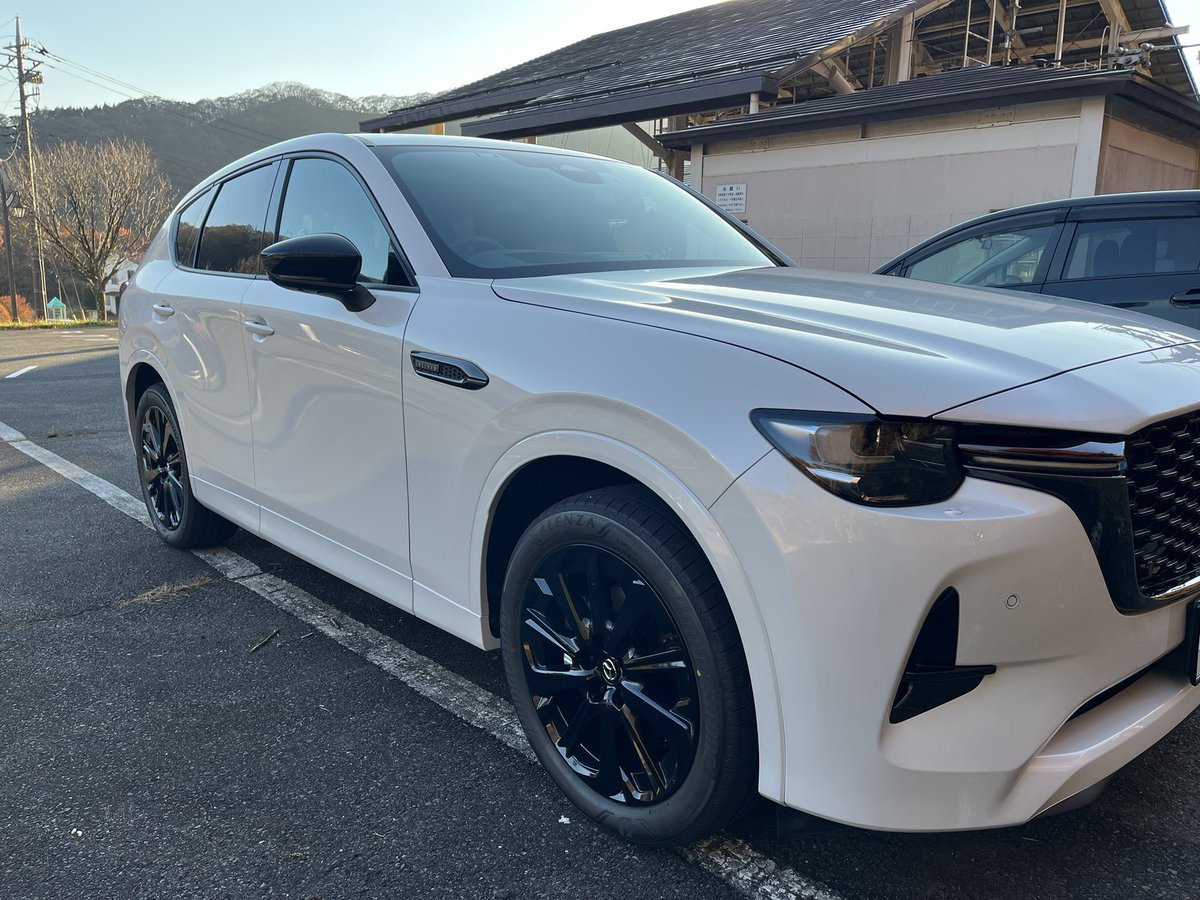 Japanchannel11's tweet photo. つ、ついにキターーーーーー
CX-60納車！
エクスクルーシブスポーツ
ロジウムホワイト
ムッチャ嬉しい😆😆😆 https://t.co/eq3WVbxJS5