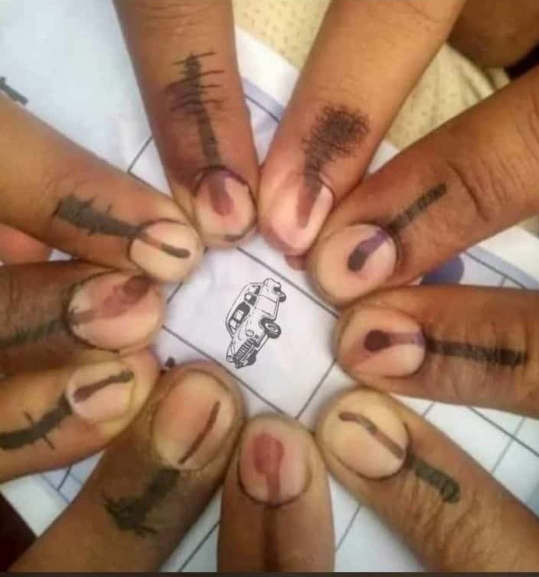 BRSparty's tweet image. అన్ని వేళ్లు కారు గుర్తు మీదనే...🚗🚗🚗

#MunugodeWithTRS