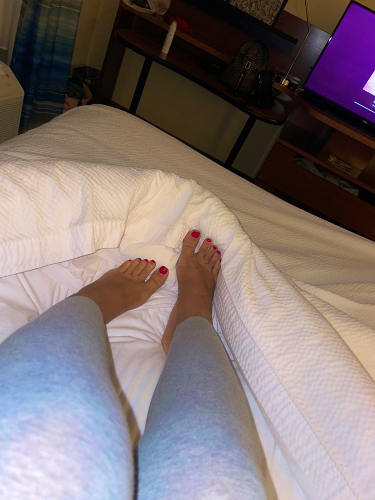 MayaXXLunaa's tweet photo. sessions #sessions findom #findom #domme #sexy #videoseks #paypig #sub #finsub #sissy #sellingcontent #buyingcontent #feetpics #feetpicsforsales #feetpicsforsales #feetworship #feetarch #Dreamcatcher #AdultingAndStuff #confirmed #blackworship #assworshipping https://t.co/OakQrOvrEd