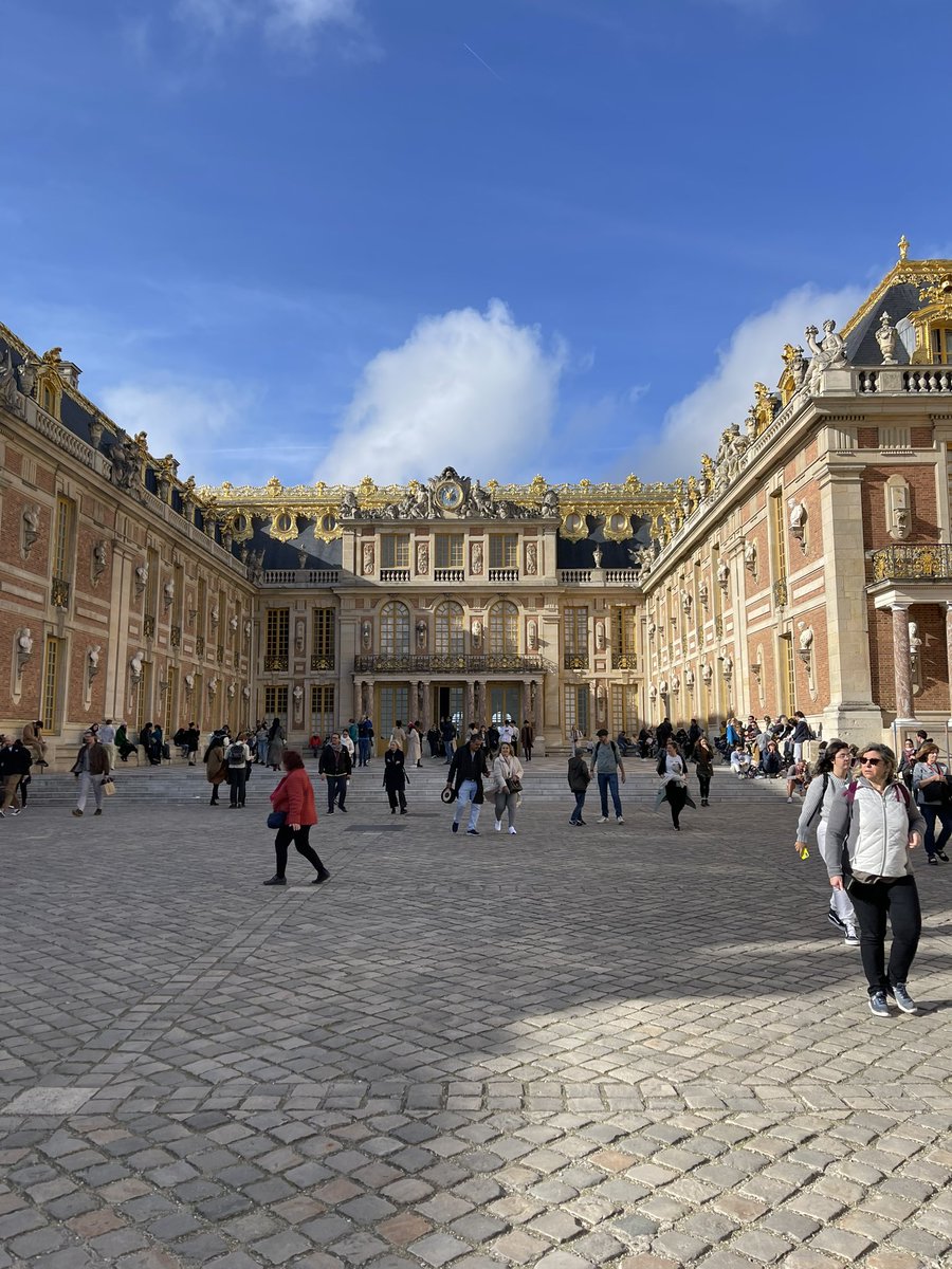 TheSimbaNinja's tweet photo. Safe to say that @CVersailles yesterday was incredible 😍 we didn’t want to leave 
#chateaudeversailles #travel #France https://t.co/gLmSKlj67v