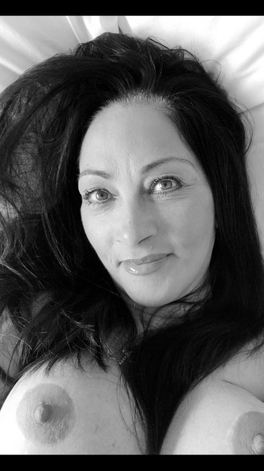 Good afternoon my darlings 😘 hope your all well this Thursday afternoon. I&rsquo;ve just logged onto https://t