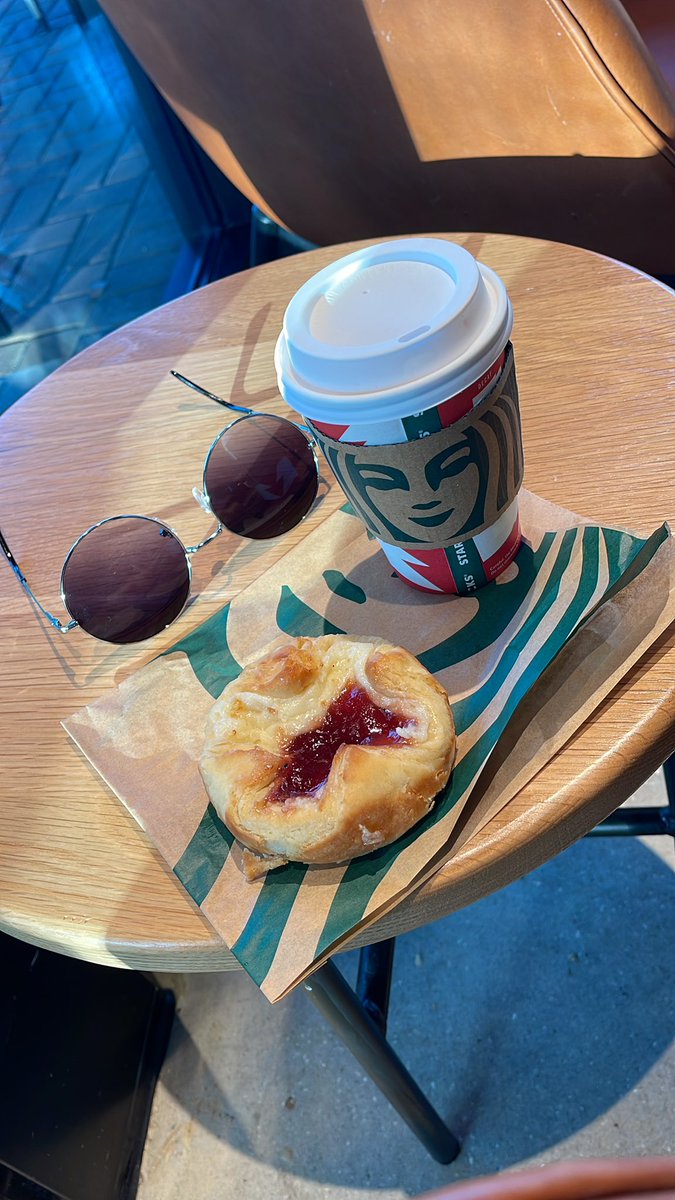 calebgrahamtv's tweet photo. So, the one thing I’m not ashamed of is enjoying @Starbucks holiday favs the day they arrive. Yes I’ve got my Toasted White Chocolate Mocha and my Sugar Plum Cheese Danish! #Starbucks https://t.co/wE7j44Ytx8