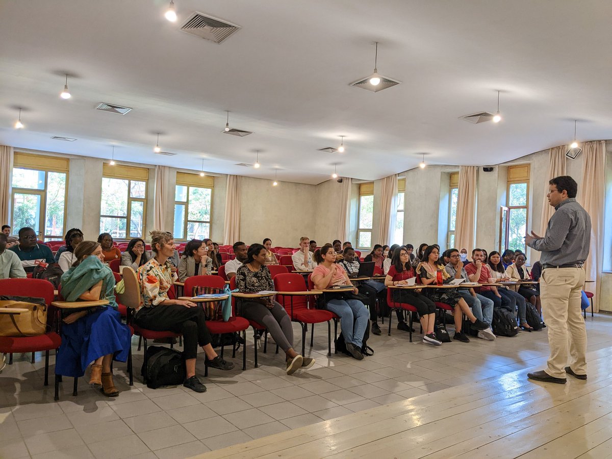 youthnegotiator's tweet photo. Day 1 of the #YouthNegotiators training in Cairo. Last two full days of intensive training before we head into @COP27P.
Loads of learning, unlearning & sharing of experiences between our cohort from 27 countries.
#CYNP #YouthCOP https://t.co/2J2vhKWrtV
