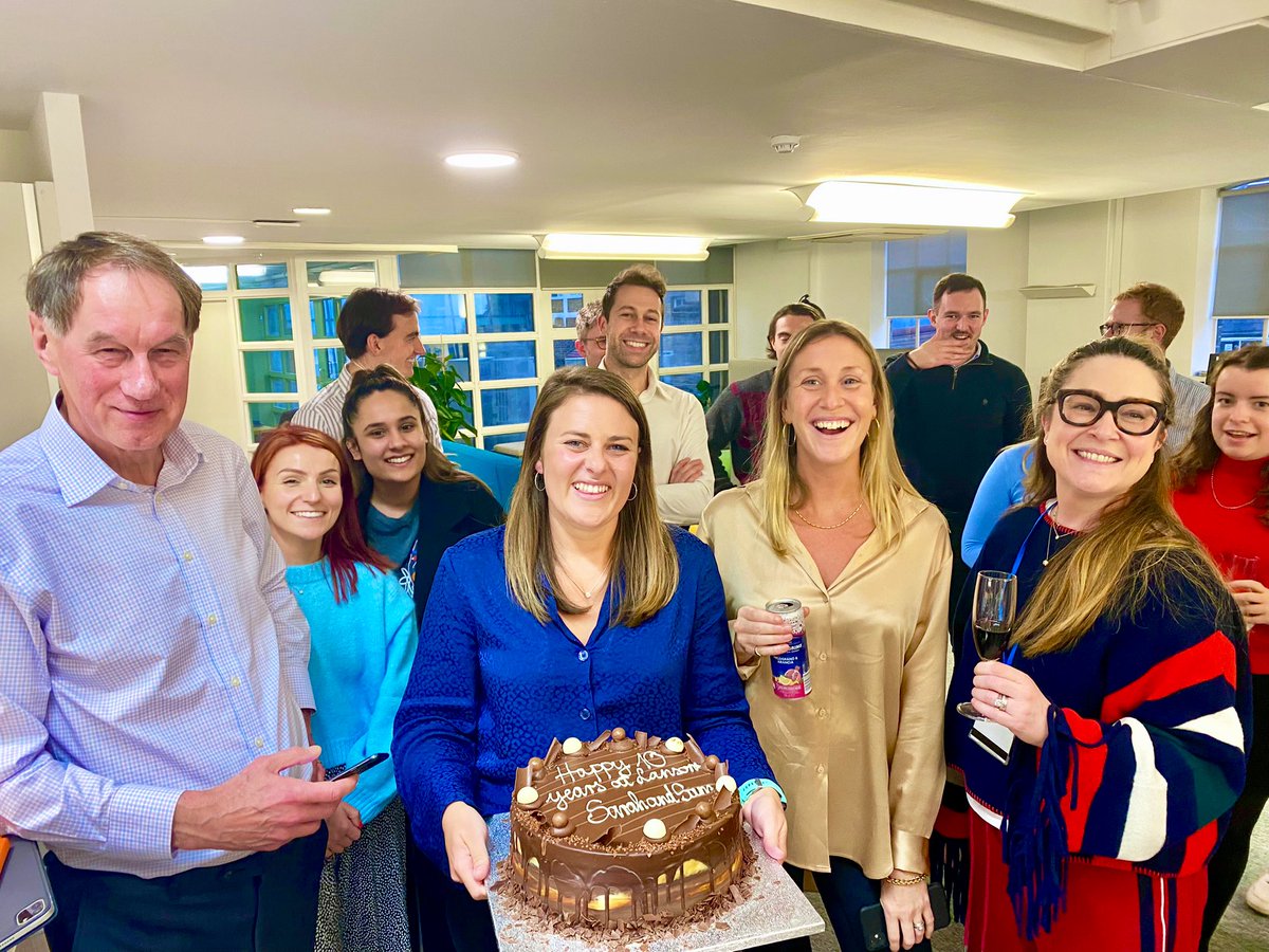 ClareParsons_'s tweet photo. Celebrating our amazing colleague , making such a valuable contribution to @LansonsLatest.

Thank you @Muir10Sarah 🎊

#10yrMilestone 
#bigcakemoment https://t.co/zOS67f3a6B