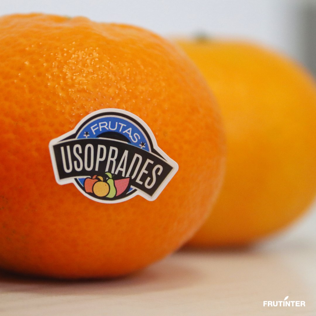 frutinter's tweet photo. CLEMENULES, la reina de las clementinas 🍊
Es considerada como una de las mejores variedades 🔝
Se recolecta desde noviembre a enero 🗓️
#frutinter #enfrutintercuidamos #usoprades #sinfonia #sylma #duquessa #defry #lavila #vilareal #onda #alcoleadelrio #mercamadrid #mercabarna https://t.co/aB827Poyk9