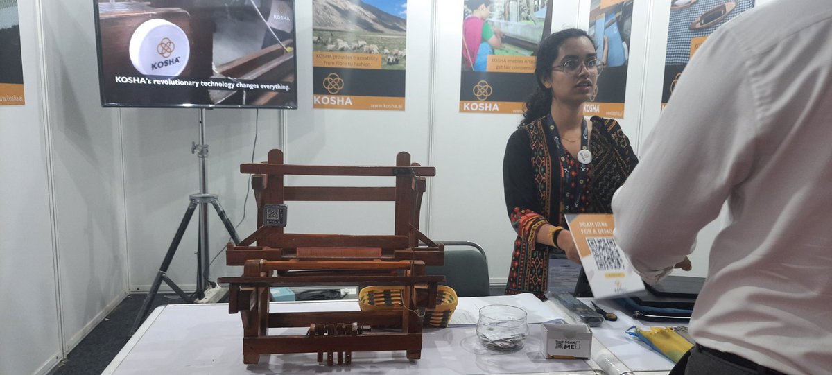stablx's tweet photo. #buildfortheworld door12 We are here at 
@investkarnataka
 event and the experience was cool meeting our finance minister at the event and the music on day 2 afternoon.  #ai #ml #ds #india #startups #tech https://t.co/cVxCrI8vKk
