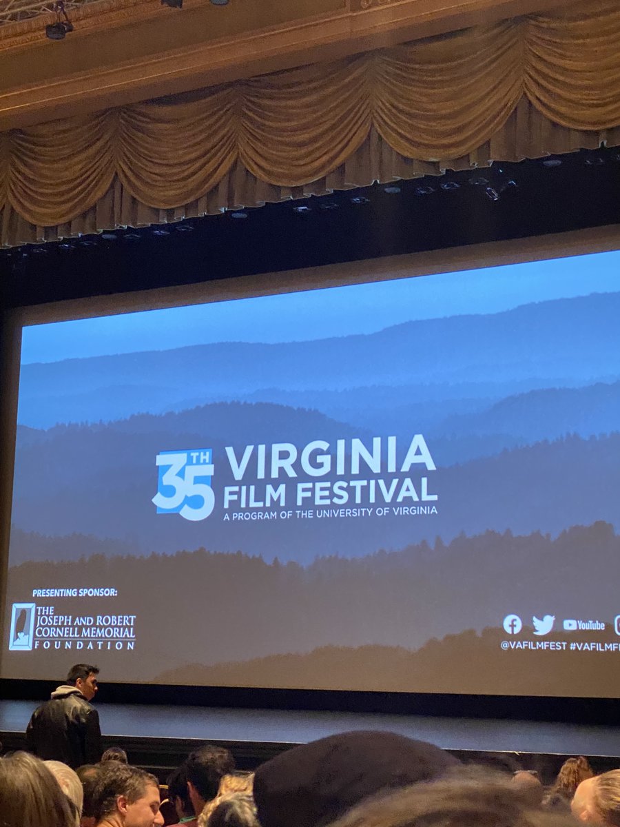 FFf6f's tweet photo. Opening night #VAFilmFest: The Glass Onion @Netflix movie with Daniel Craig and—film spoiler—@ArtistDaVinci Mona Lisa in flame. Clever script: closed, cashless Louvre lends iconic painting to  billionaire @UVA @uva_art @italianArtSoc @MaxCMarmor @WalterIsaacson
@PhilipKennicott https://t.co/crdFlpVeBH
