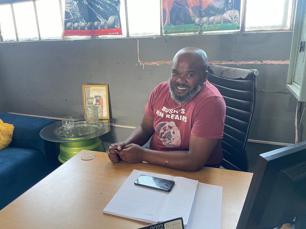 globalleaderza's tweet photo. 🚨New Client Alert🚨

Busko Rim Repairs  located in unit 6 SBDC Building Cnr Straundale &amp; Dakota Road Gqeberha . 
They specialise in ;

✅ Polishing 
✅ Straightening
✅ Painting
✅ Aluminium Welding etc 

Contact Busko on 076 931 3637 / buskowheels@gmail.com 

#PodcastAndChill https://t.co/yzoKIexWPY