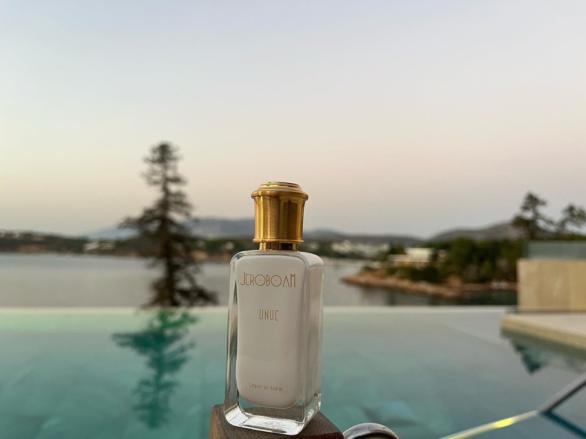 rosinaperfumery's tweet photo. Jéroboam 🤍
To pay tribute to those who UNUE (“FIRST” in Esperanto) launched Origino, Oriento, Vespero and the rest of the collection, this new extract designed once more by Vanina Muracciole, steps away from the original DNA of the brand
#unue #jeroboam #rosinaperfumery https://t.co/UvqGgQirtk