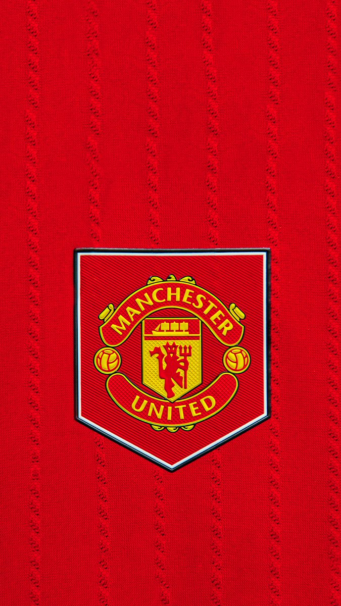 tobahAgyei's tweet photo. @ManUtd @Casemiro Pls someone should do same with our away and third colours for me https://t.co/5wZFdsT8SP