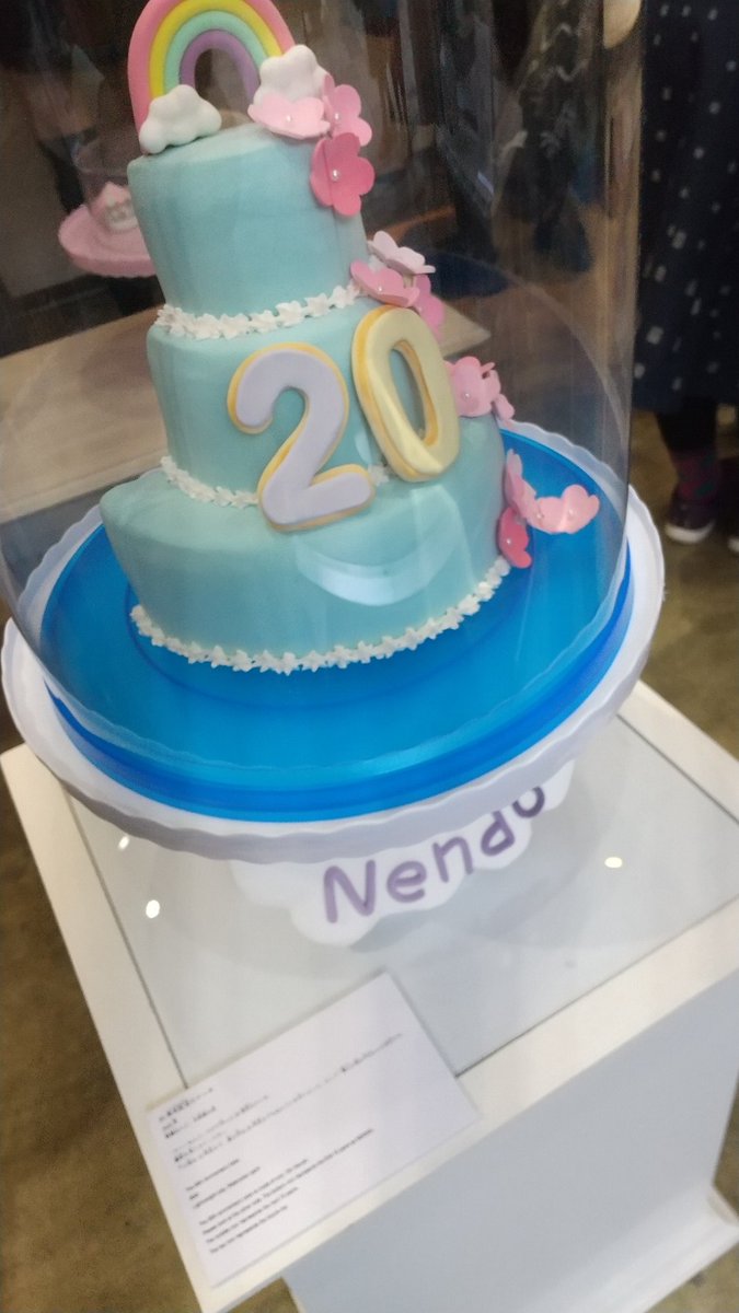 t_aburagedon_s's tweet photo. 岡田ひとみ・ねんドル20周年個展「ビヨンド・ザ・ネンド」を見に表参道ヒルズ・ギャラリーコーワへ
本人のランドセルを利用した作品や過去作のリメイクなどギャラリー所狭しと飾られている
ライフガードスクエアでは、ジオラマ作品や、歌の動画も見れます
#nendol #ねんドル https://t.co/vmdMrE58G0