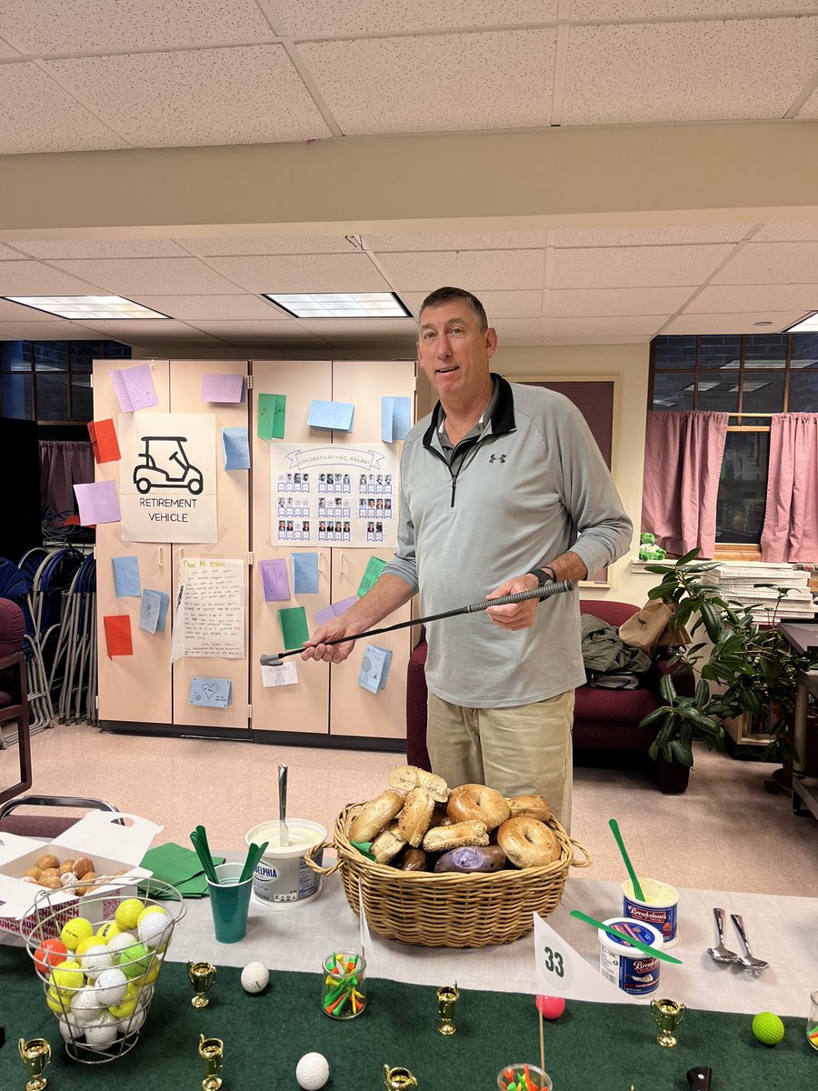 msjessicaphan's tweet photo. Congratulations to the one and only Mr. Nolan! We wish you all the best in your retirement! It’s officially time for you to par-tee! 🏌🏻⛳️ @Warrior_News https://t.co/ibaMZ5JeH3