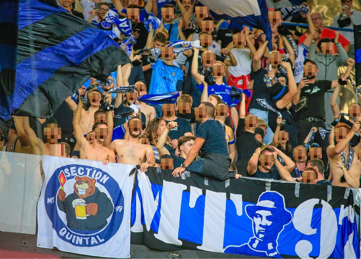 Magic_Troyes's tweet photo. 🚌 Paris / Troyes 

Ce sont plus de 100 Magic qui se sont rendus dans la capitale pour encourager les leurs ! 

1000 Troyens ont garni le parcage avec une magnifique ambiance malgré une défaite non méritée ! 💪🏻

Rendez-vous demain 21h contre Auxerre !! 

MAGIC TROYES 1997 🔵⚪️ https://t.co/kzG31BP8wM