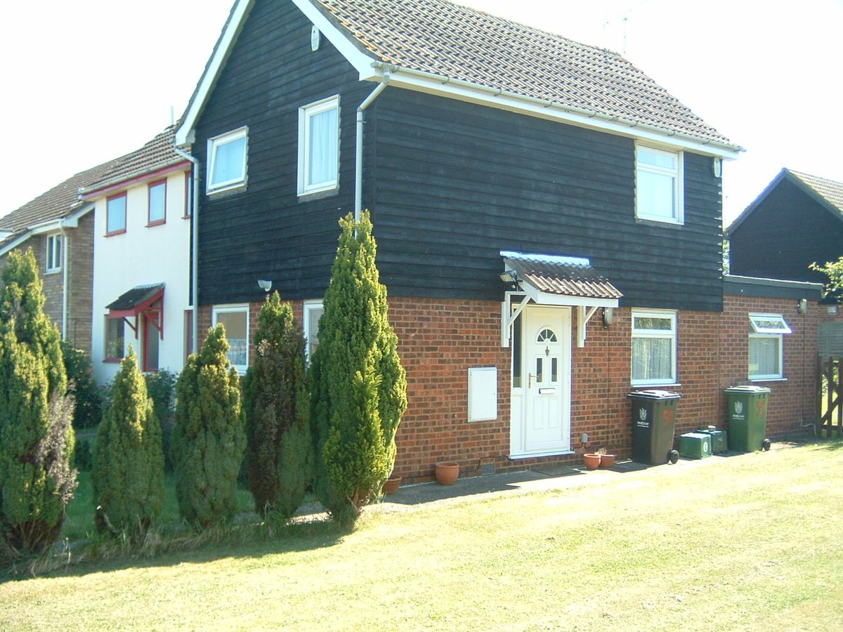 Hollytrees, Bar Hill, Cambs  CB23 8SF:  End terraced two bedroom part-furnished property.  Available 1st December.  Rent:  £1000pcm.  Deposit:  £1100.  Holding payment:  £230.  Council Tax Band: C  EPC Rating:  70C