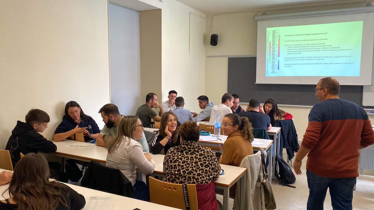 orientalleida's tweet photo. 🔍 Taller 1 🔍
📌 Com sense voler al orientar a algú, creem prejudicis que fan que orientem d'una manera o d'una altra.
📌 Com es pot canviar i com s'ha d'escoltar més a la persona que busca orientació i assessorament.
👉🏻Víctor Saló
👉🏻Glòria Mor
@aspidlleida
#orientalleida22 https://t.co/WfzeN9If1m
