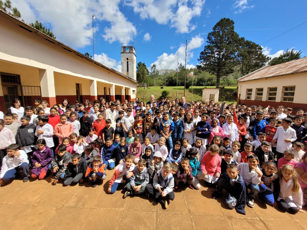 Se terminaron de acreditar $ 96.000.000.- enviados por el sistema SITRARED a 367 escuelas de todos los niveles y modalidades de la provincia como parte del Fondo de Reparaciones Menores. Más inversión en infraestructura escolar. En educación, hagamos que lo bueno crezca.