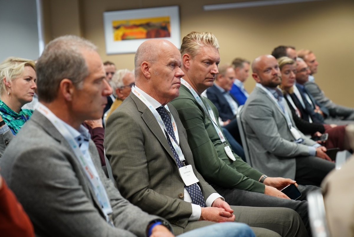 De eerste workshopronde is afgelopen en de bezoekers genieten van een welverdiende lunch. Tijdens de lunch weer volop gelegenheid om te netwerken. We gaan straks verder met keynote Faas Moonen. #dgc #dgcongres #klimaatneutraalin2030 #hetkanwel