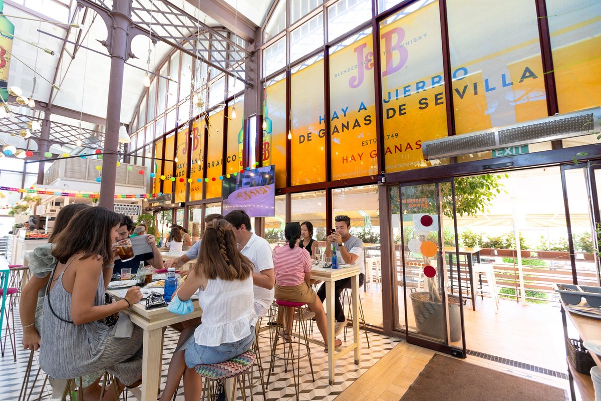 #CampañaOOHLovers
Campaña realizada por J&amp;B en varios mercados del territorio nacional durante el verano.
➡Exclusivista: <a href="/GranPantalla_PE/">GRAN PANTALLA DE PUBLICIDAD EXTERIOR</a>  
➡Agencia de medios: @Opera
➡Agencia creativa: <a href="/elrusoderocky_/">Elrusoderocky</a> 
👉oohlovers.com/campanas/hay-g…

#publicidadexterior #medioexterior