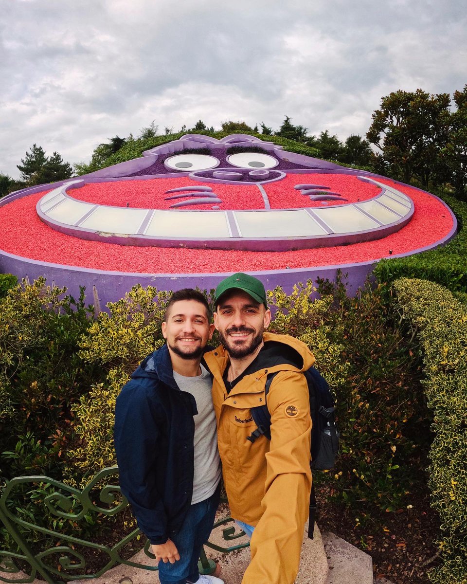 lucaackles's tweet photo. Quando hai la gioia nel cuor, tu ti senti sollevar…
E se il mondo coi suoi guai alle spalle lascerai, le nubi puoi guardar 
Puoi volar, puoi volar, puoi volar […]

Grazie 💛✨ 

#loveislove #DisneylandParis https://t.co/gwvzpkMygo