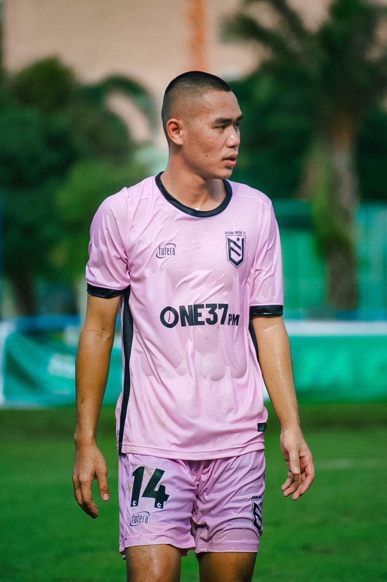 futeraunited's tweet photo. Genuinely the most beautiful football shirt in world football rn. 

Don't @ me. https://t.co/V7NjS8R52t