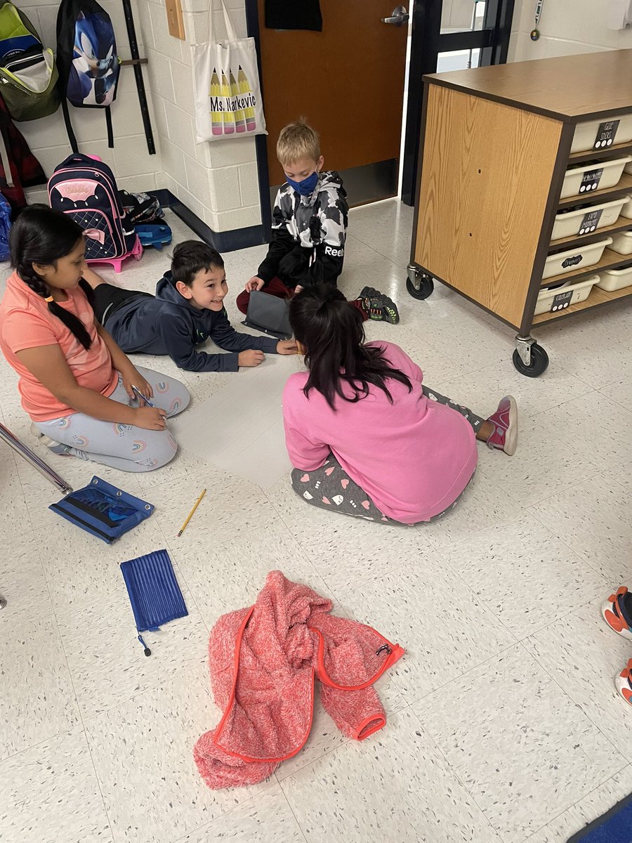 MsNarkevic's tweet photo. Collaborating to create positive posters to discourage bullying during Morning Meeting today! @RLCPrincipal https://t.co/oFUyKyvYFu