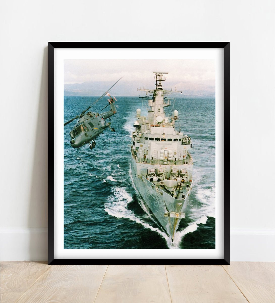 Hantsprints's tweet photo. Who doesn't love a nice Beaver shot? This and many more naval Prints at https://t.co/mgdbAg0Hkz available as a print or framed and mounted, Free UK delivery #Royalnavy #Navy #RN #HMS #Beaver #F93 https://t.co/Ne2fvONE4J
