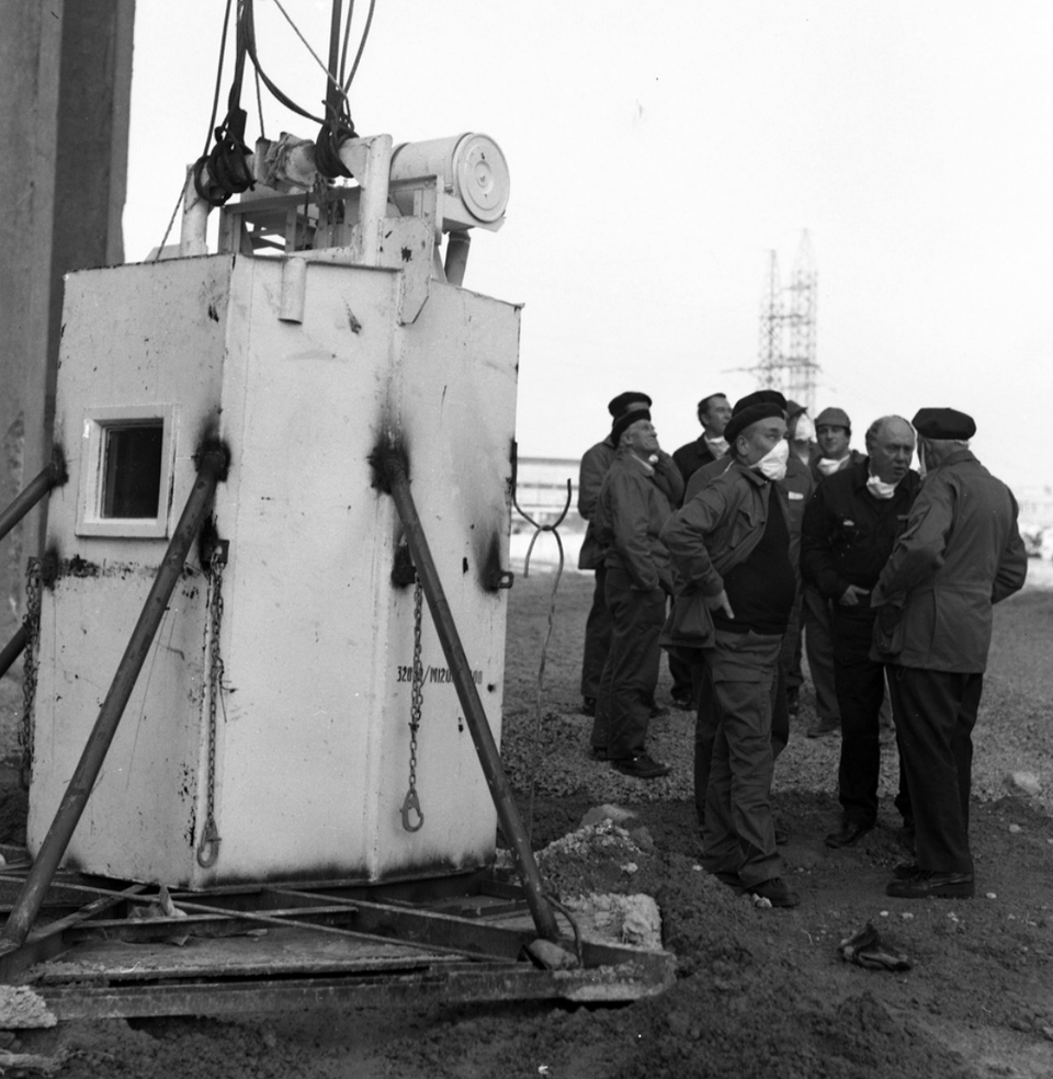 ChernobylX_tour's tweet photo. ☢Chernobyl TARDIS ☢
#Chernobyl Tardis was widely used during the construction of the #Sarcophagus. It weighed 30 tons, and provided 500-x protection from a radiation.
As #ChernobylZone is still closed for visits, join our other Urbex tours 👉🏼 https://t.co/kiYh220Nj5 https://t.co/yRtDbWMLML