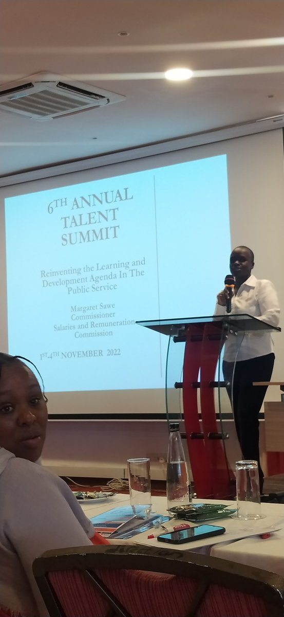 chaniellebaha's tweet photo. Talk about beauty, brains, nuggets, power and humility... That is what @Margaretchep represents....
#6thannualhrtalentsummit by @CollegeHRM https://t.co/fXwwWQEh1q