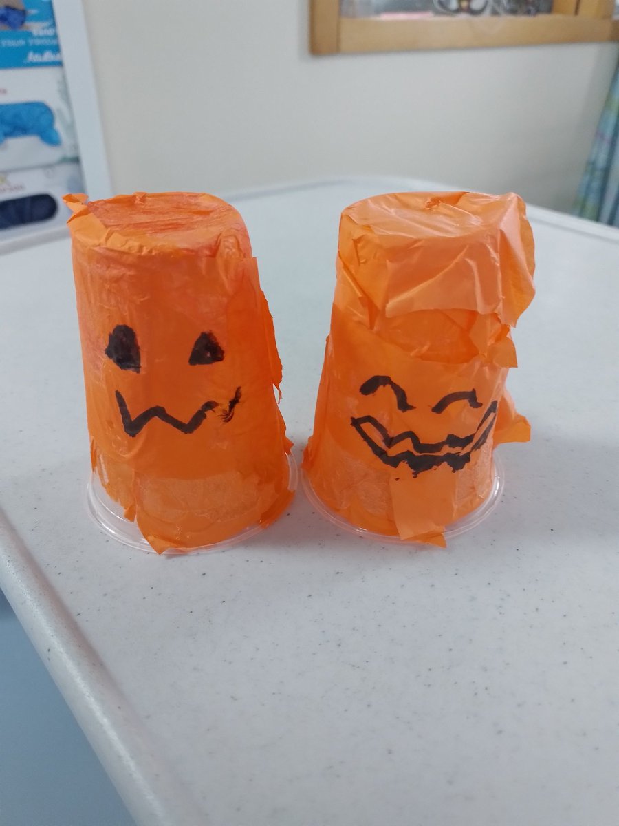 sarahpearceCbit's tweet photo. Glowing activities happening this week @Bham_Childrens #besafebeseen #gloweek2022 #cbituk https://t.co/AWApnzpDwd