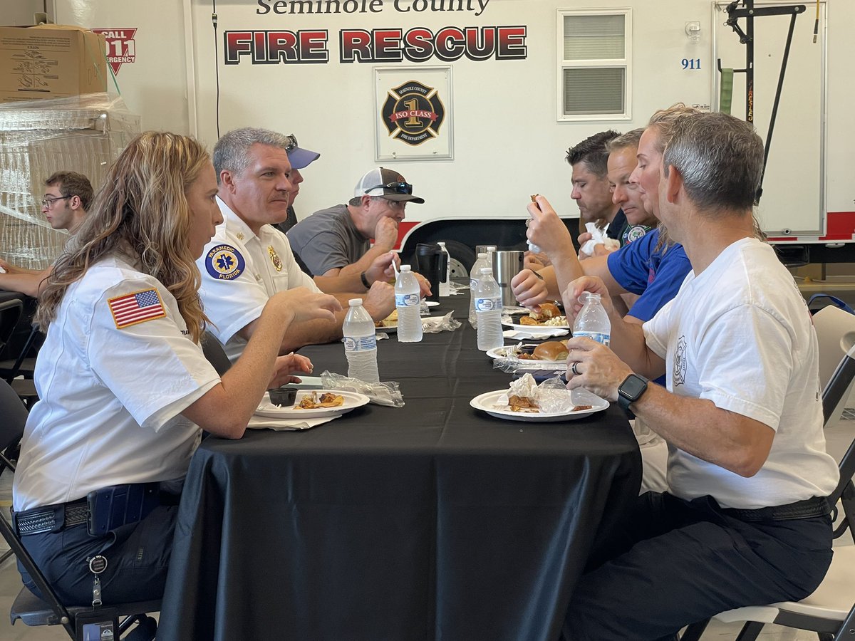 JamiFOX35's tweet photo. LIVE at Seminole County Fire Department Station 29 this morning for our Feeding First Responders with #GatorsDockside. Thank you for your service! @scfdpio @SeminoleSO @GoodDayOrlando @fox35orlando https://t.co/m4bnAYnbQF