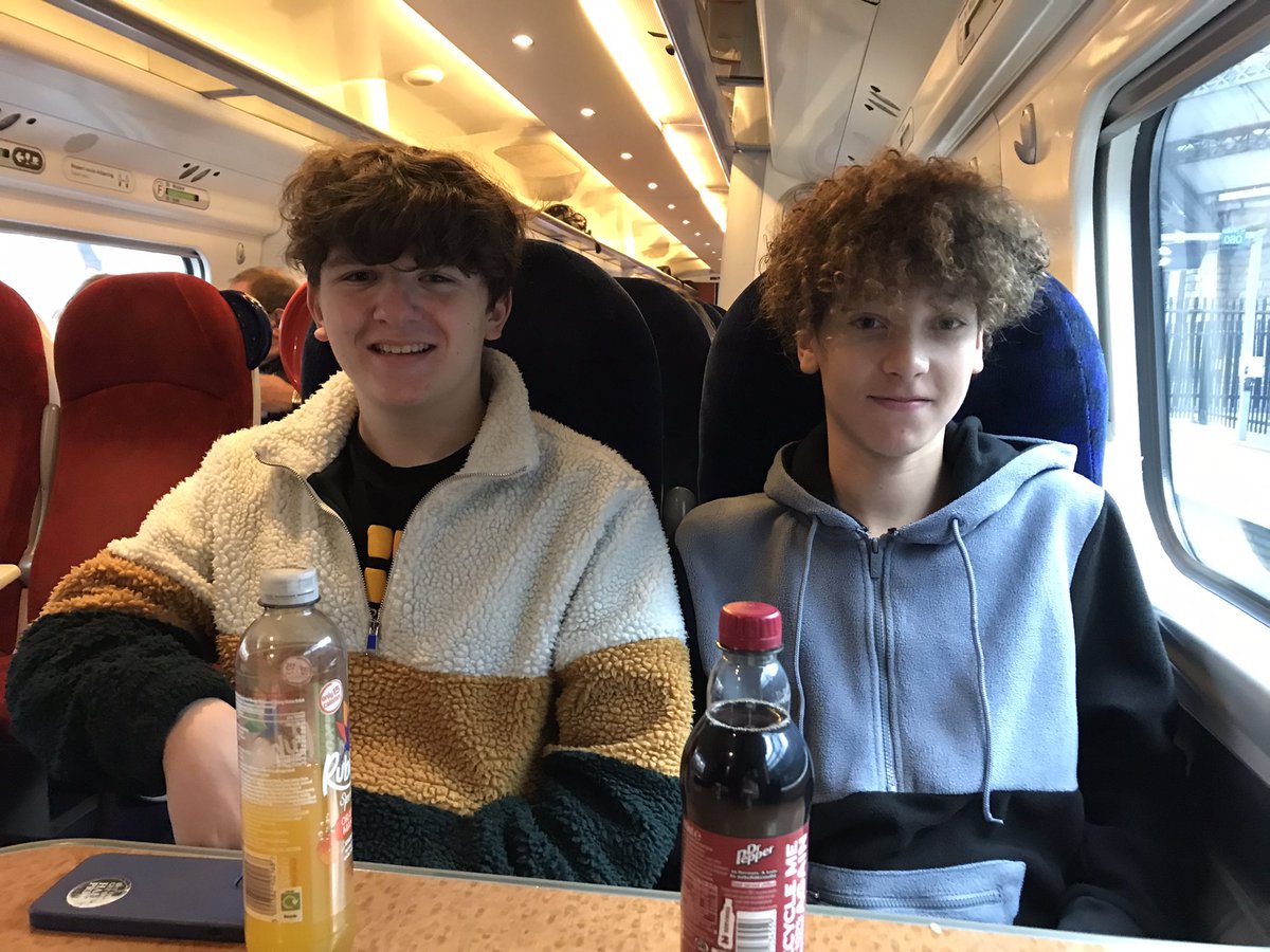 Halton and St Helens MYP’s on are the way to London for this years big debate! Super excited 🗣 <a href="/HaltonYC/">Halton Youth Cabinet</a> @Jacobrownbilli1 and <a href="/sthelenscouncil/">St Helens Borough Council</a> <a href="/VibeUKOrg/">Vibe</a> <a href="/HaltonBC/">Halton Council</a> <a href="/Hope_Academy/">Hope Academy</a>