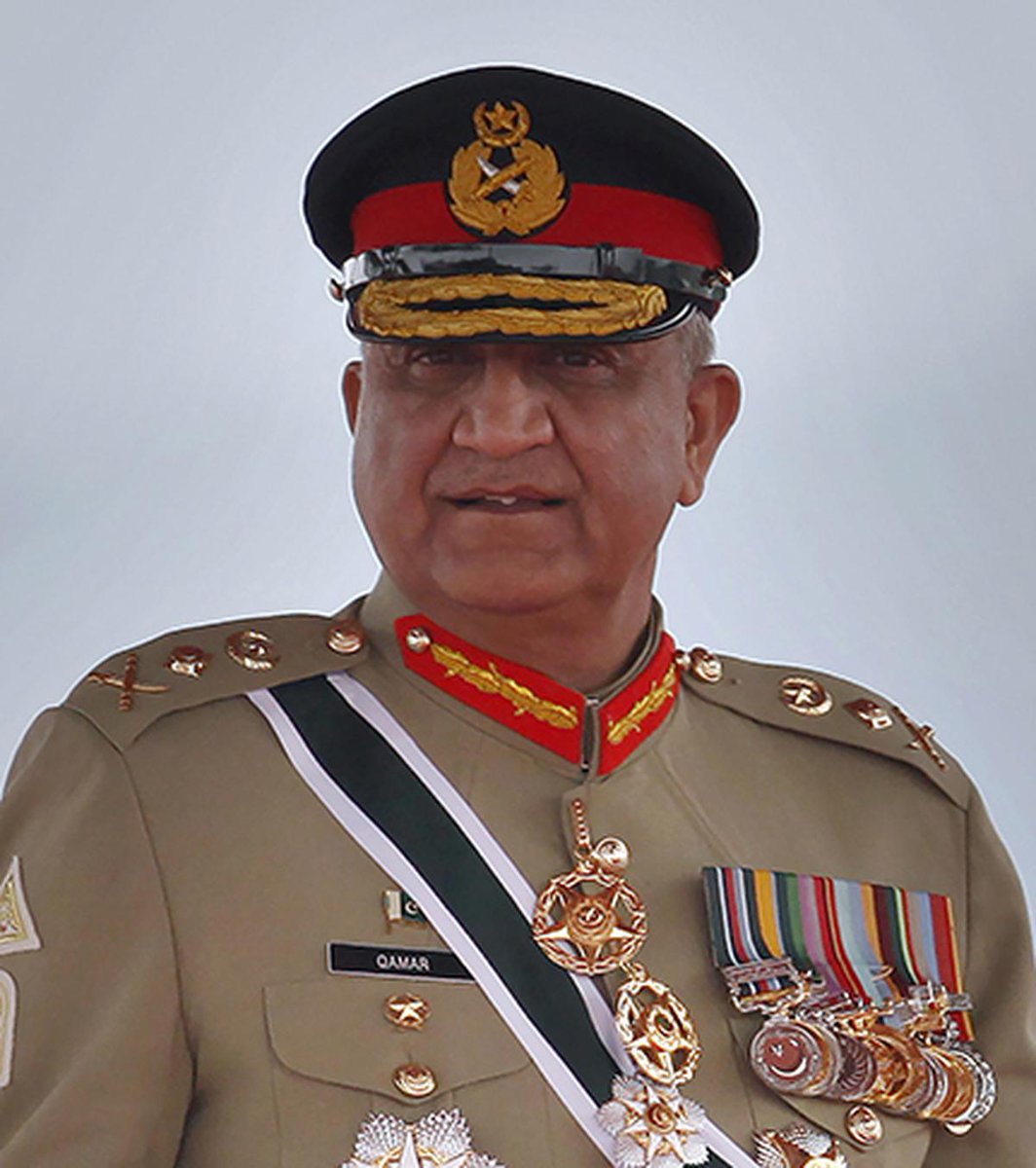 General Bajwa and Pakistani Army try to Kill Imran Khan.
 #عمران_خان_ہماری_ریڈ_لاین_ہے
#ImranKhan 
#ImranKhanLongMarch 
#firing 
#PAKvsSA