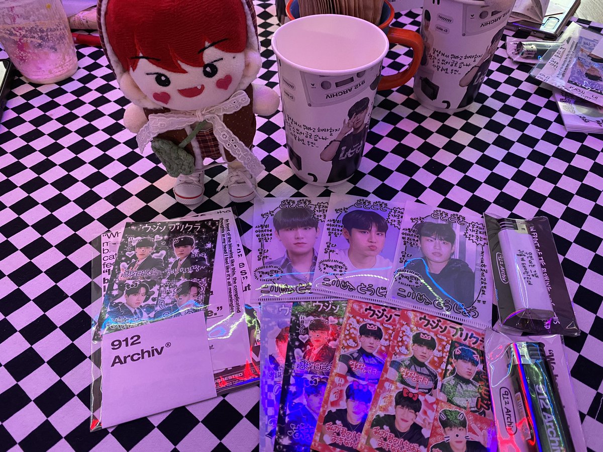 Sparrow_Wjini's tweet photo. 너드플래닛
우진이가 향수만들었던 공방옆에 위치하고 있어서 뭔가 더 반가웠던 너드플래닛♡
세상힙하고 음료(물론 알콜!)도 너무 맛있었다
럭드는...4,5등 대파티로 눈물을 머금었지만 영상들보면서 또 추억을 얘기할 수 있었던 공간
#912_Archiv
#박우진 https://t.co/TvdZbS4S87