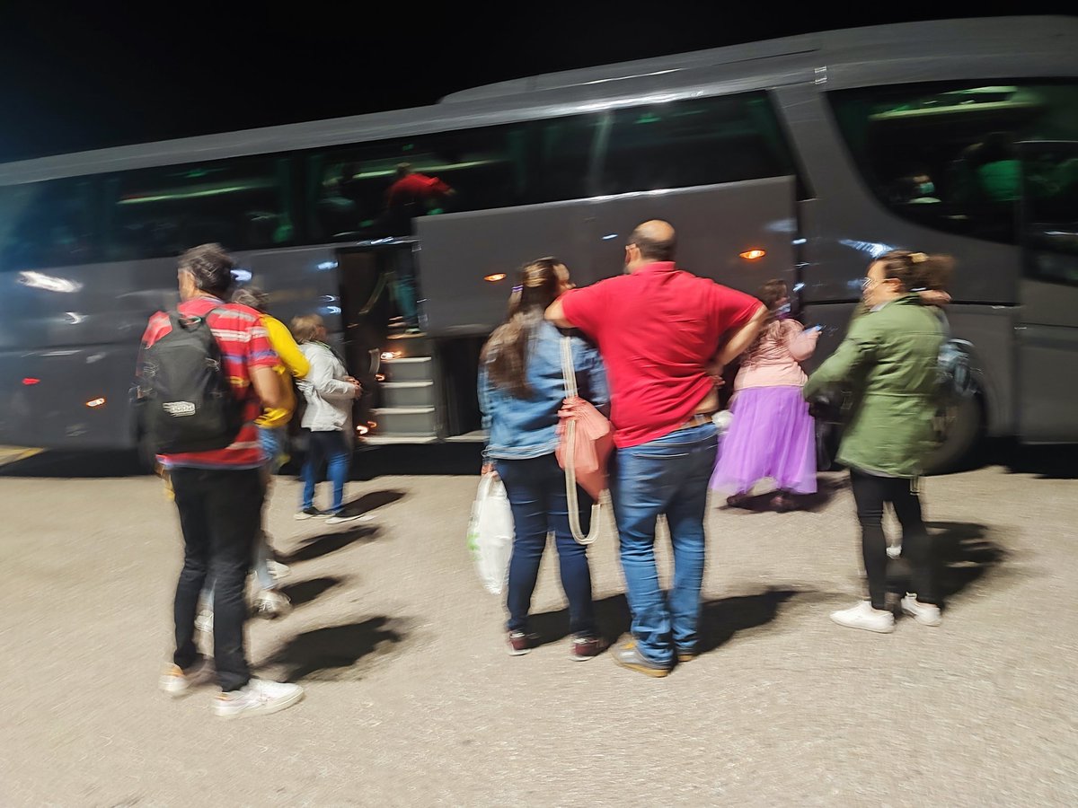 ccoo_ext's tweet image. ⚪ La delegación extremeña de @ccoo_ext con más de 300 personas y miles de trabajadores y trabajadoras de toda España en marcha desde primera hora a Madrid para exigir a la patronal salarios justos y el desbloqueo de los convenios

#SalarioOConflicto
#3NCCOO