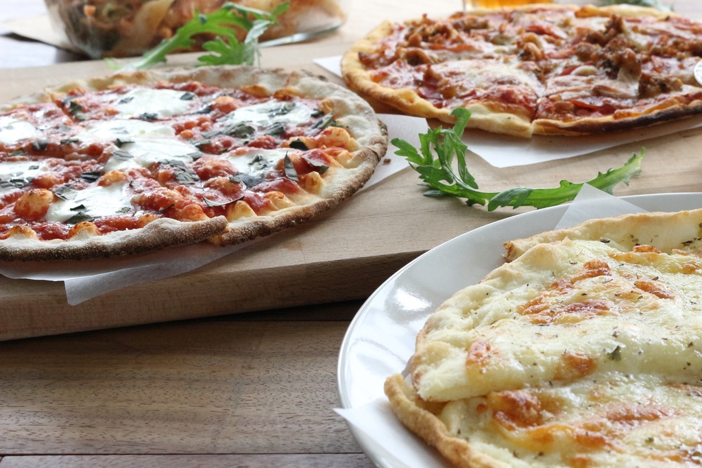 TastesOfHealth's tweet photo. Pizzas ๐are easy to make at home as long as you have a great #pizzarecipe. Please go to https://t.co/o7GDXnE7he for the easy-to-make recipe ๐
#recipetopizza #recipeforapizza #recipeforpizzadough #pizzarecipehomemade #pizzarecipethincrust #recipeforpizzacrust #tastesofhealth https://t.co/VIOwkFtlEs