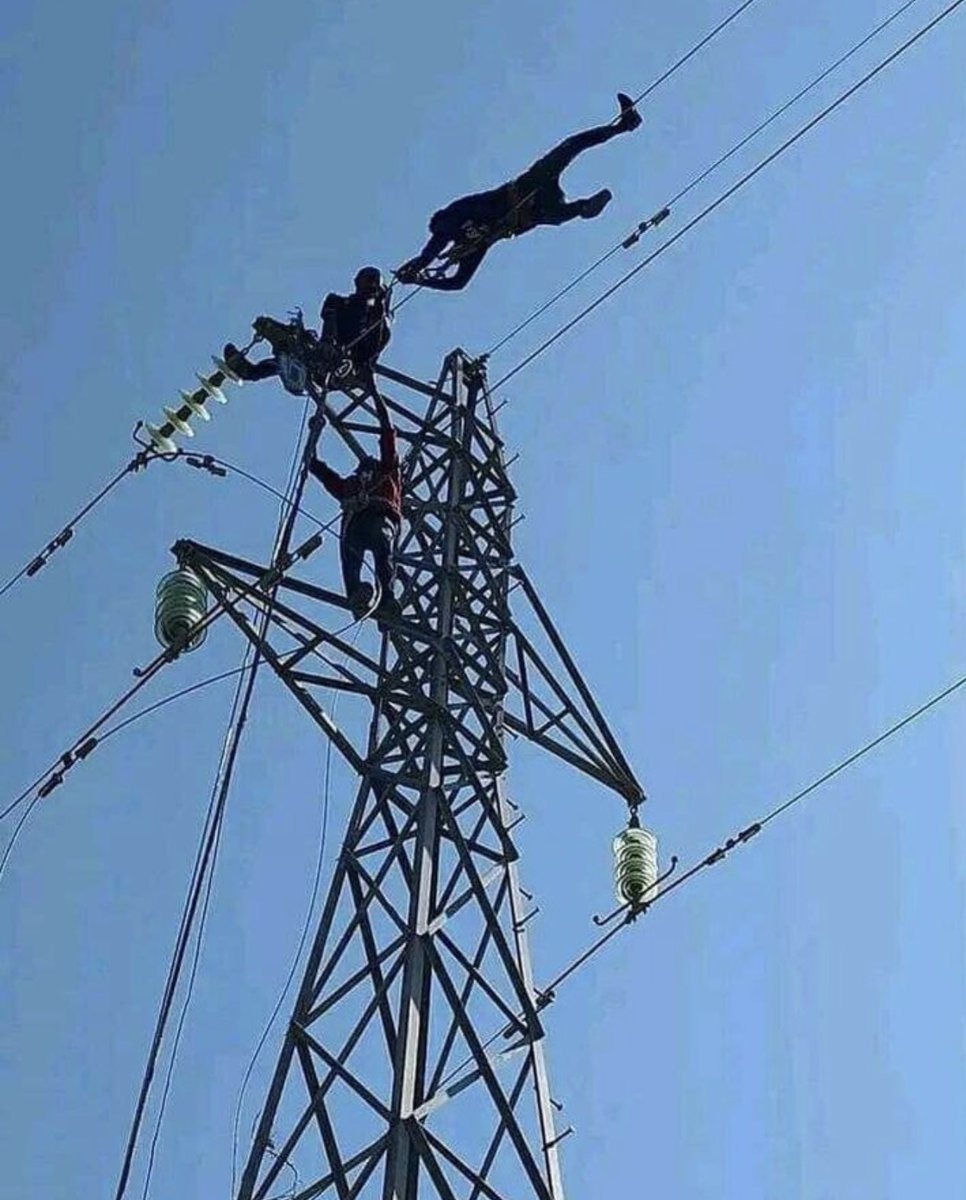 michaelFeleke1's tweet photo. @GualJeganu Come and distribute food for our brothers and sisters in Tigray state.. stop 🛑 propagating false narratives.. After-all, your #Ethiopian not jews-Israeli you claimed to be…Alternatively shut up if you cant feed the displace.ethio electric repairing what was destroyed TDF https://t.co/PrMITQMC9s