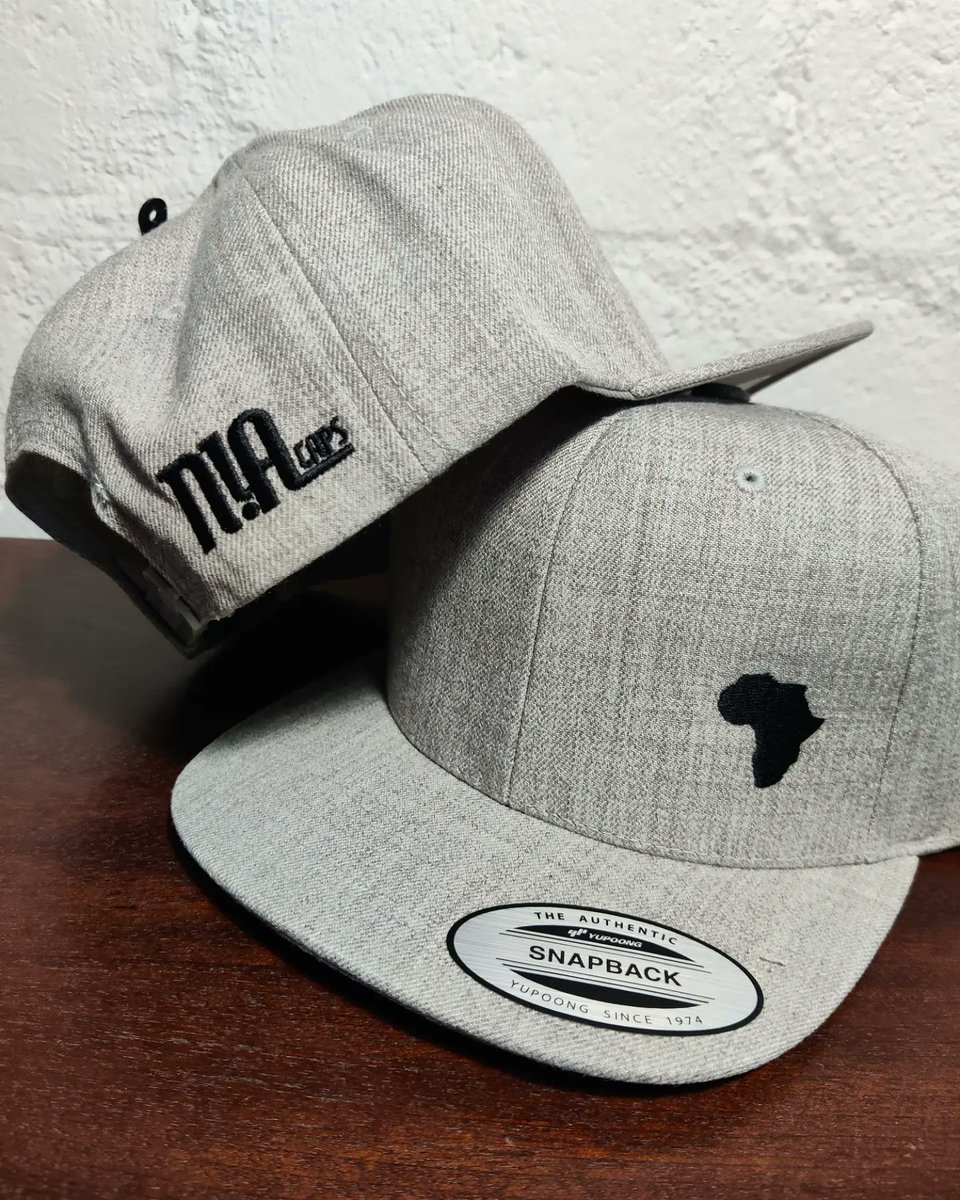 NaCapsOfficial's tweet photo. The Yupoong Classics flat peak snapback, in light heather grey 🔥🧢
Esteemed since 1974, these premium wool-blend (20%)  snapbacks provide a luxurious look with quality finishing. 

Find these and more in-store at Maerua Mall 🇳🇦

#NACaps #Yupoong #YPClassics #CapCulture https://t.co/5MarT9FkLa