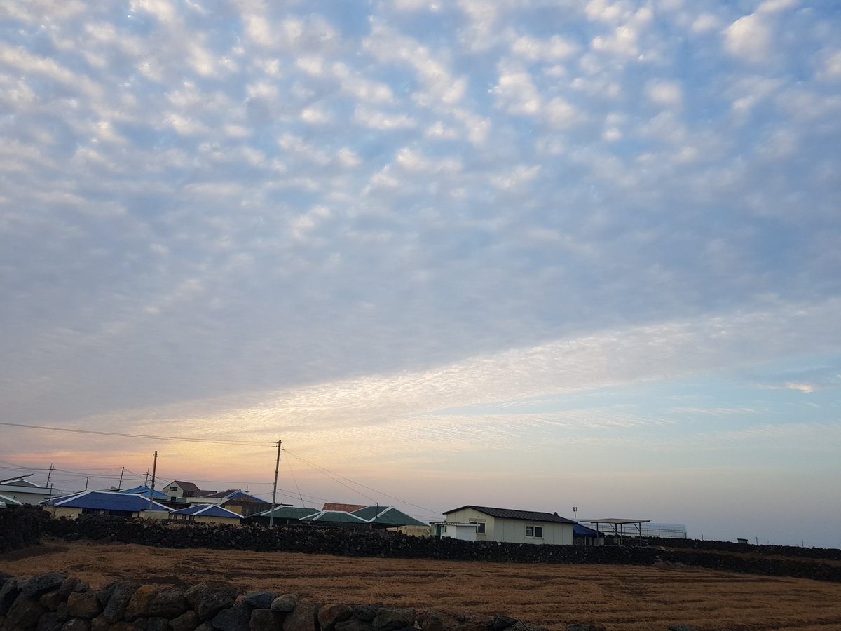 winterSiO2's tweet photo. 구름파도 https://t.co/mRH040niki