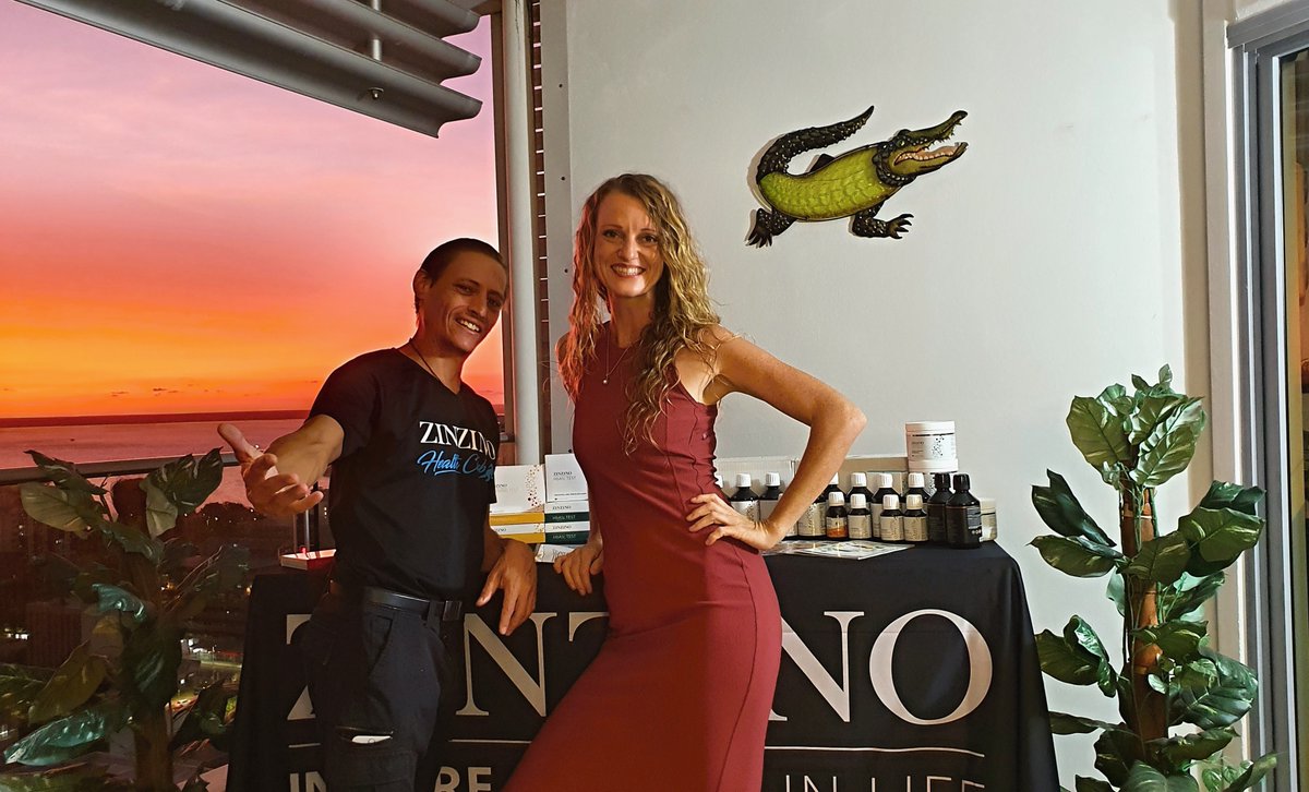 BootGordon's tweet photo. Last night I was joined by Kessy from #KPUnity where we presented on the importance of having genuine holistic #healthy &amp; #lowtox lifestyles.

Evidence based #nutrition is essential, so is #fitness, #sleep, #meditation, work-life balance &amp; low-tox products. 
#health #lifestyle ❤️ https://t.co/2E1JQ6BUdp
