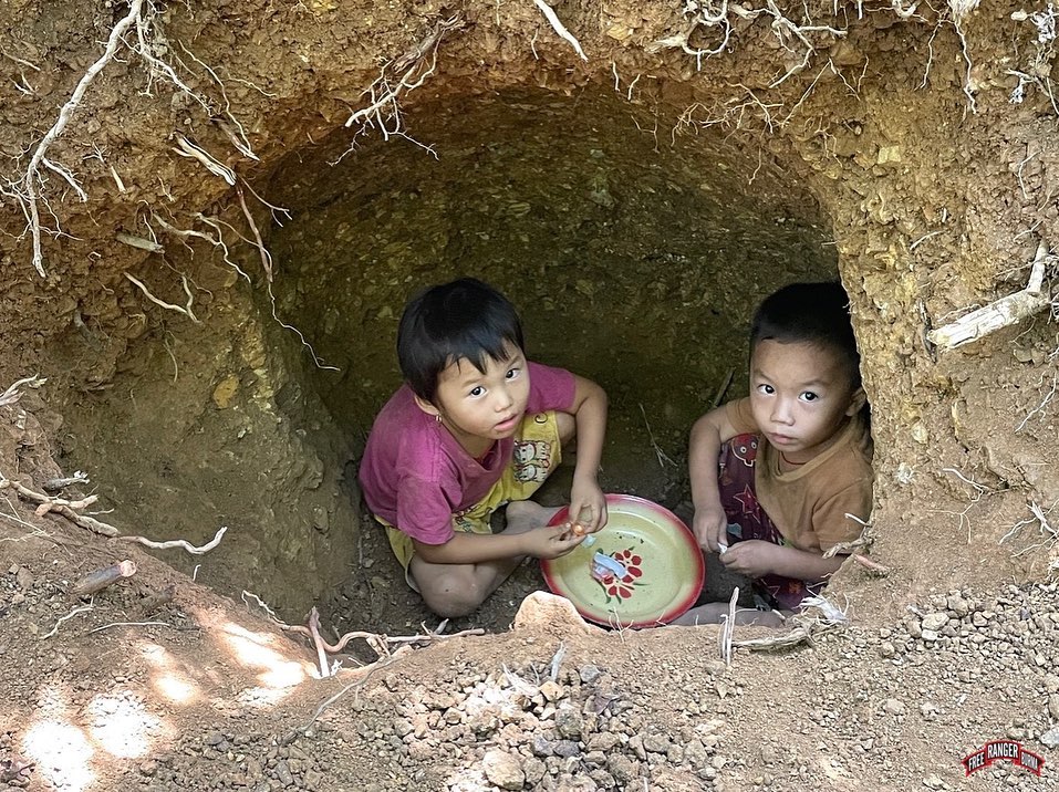 ThanLwinTimes's tweet photo. Number of children forced to flee homes surpasses 500,000 in Myanmar

https://t.co/HzDnwY46QY https://t.co/omFUjvcsuP