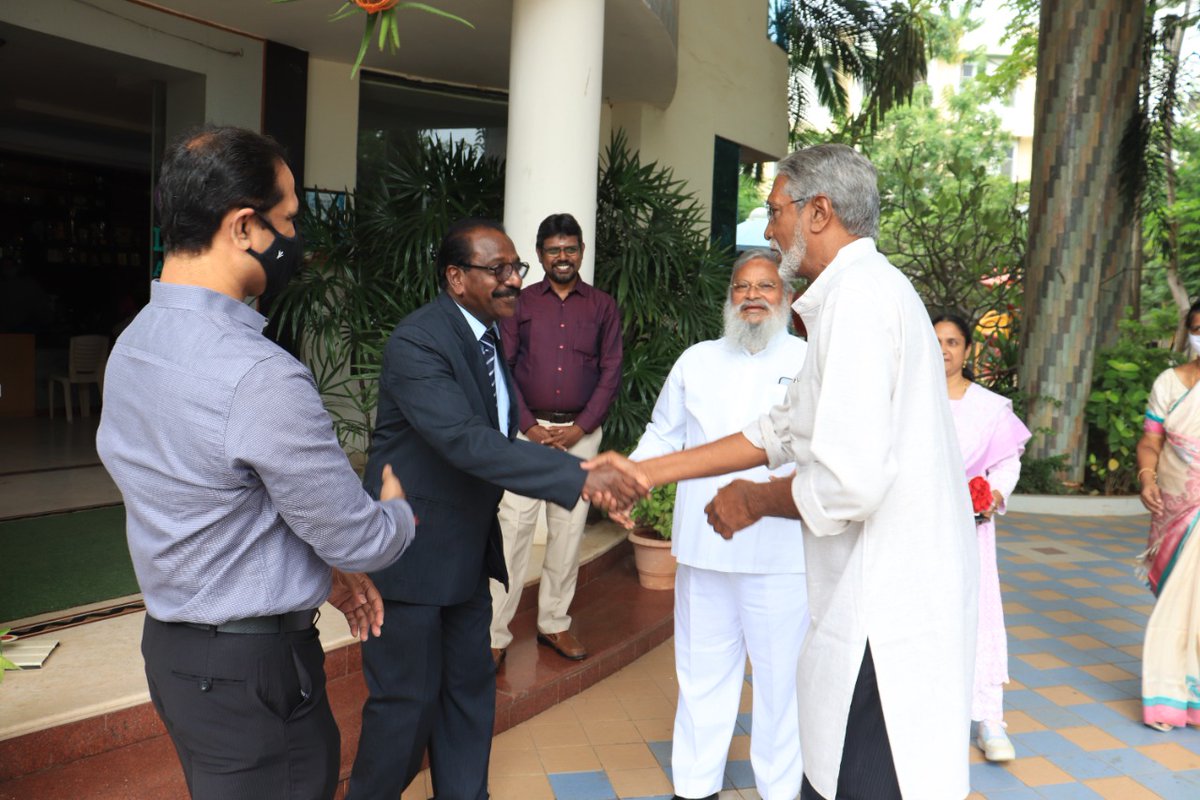 DpsVijayawada's tweet image. Hearty Welcome to the Chief Guest 𝐃𝐫. 𝐒𝐫𝐢 𝐇𝐚𝐫𝐢 𝐏𝐫𝐚𝐬𝐚𝐝 𝐀𝐧𝐧𝐞 sir.

@𝐀𝐜𝐚𝐝𝐞𝐦𝐢𝐜 𝐄𝐱𝐩𝐨 𝟐𝟎𝟐𝟐-𝟐𝟎𝟐𝟑

Follow us @DpsVijayawada 

#academicexpo #inauguration #chiefguest #heartywelcome #academicexpo2022 #academicexpoinauguration #dpsvijayawada