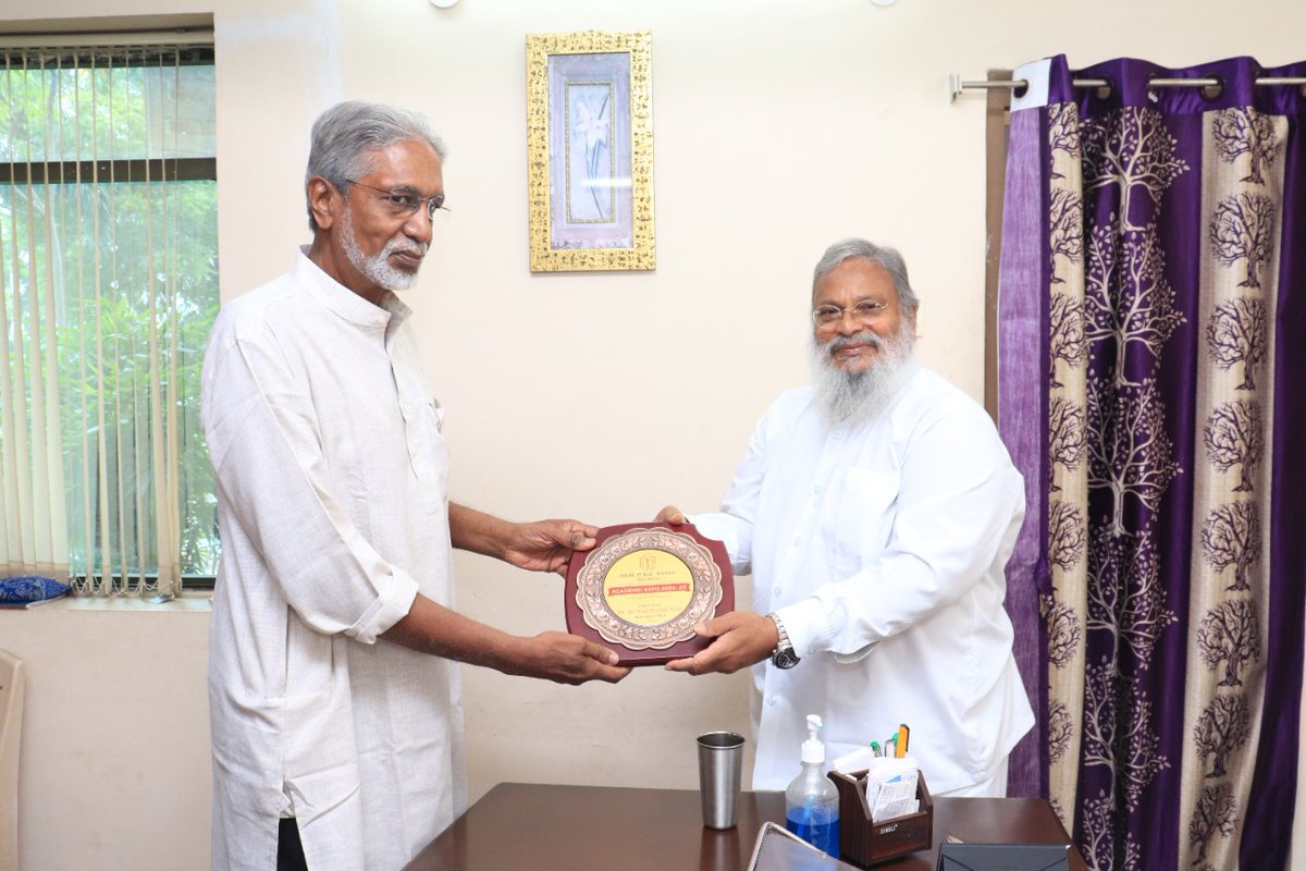 DpsVijayawada's tweet image. Hearty Welcome to the Chief Guest 𝐃𝐫. 𝐒𝐫𝐢 𝐇𝐚𝐫𝐢 𝐏𝐫𝐚𝐬𝐚𝐝 𝐀𝐧𝐧𝐞 sir.

@𝐀𝐜𝐚𝐝𝐞𝐦𝐢𝐜 𝐄𝐱𝐩𝐨 𝟐𝟎𝟐𝟐-𝟐𝟎𝟐𝟑

Follow us @DpsVijayawada 

#academicexpo #inauguration #chiefguest #heartywelcome #academicexpo2022 #academicexpoinauguration #dpsvijayawada