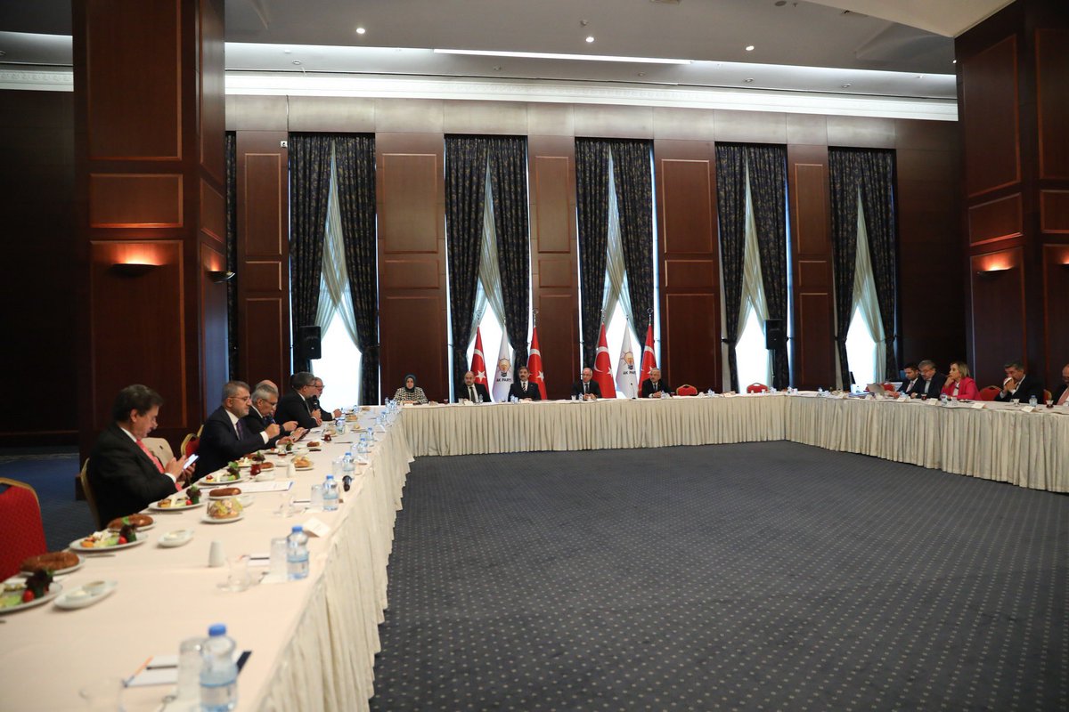 AK Parti Genel Merkezi'nde Dış İlişkiler Başkanımız Sayın Efkan Ala'nın başkanlığında gerçekleştirilen değerlendirme toplantısına katıldık.