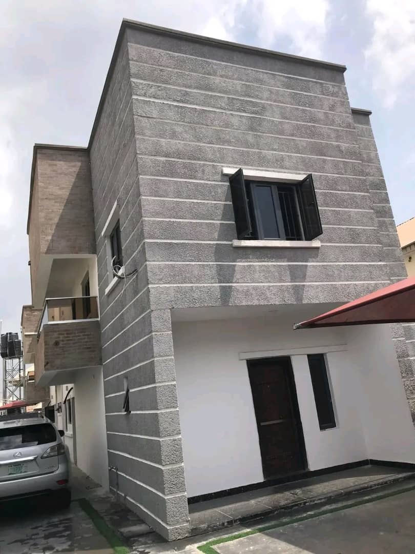 wellprodevelop1's tweet photo. For sale: 4 bedrooms semidetached @ Oniru estate for sale.
Price: 160million
Edo.wellpro
For inspection and more information, call 08185520099, 08185570099
#realestate #Chioma #funkeakindele #30BG #wellprodevelopers #nairamarley #japa #oniruestate #semidetached https://t.co/L5vgF9Bvn9