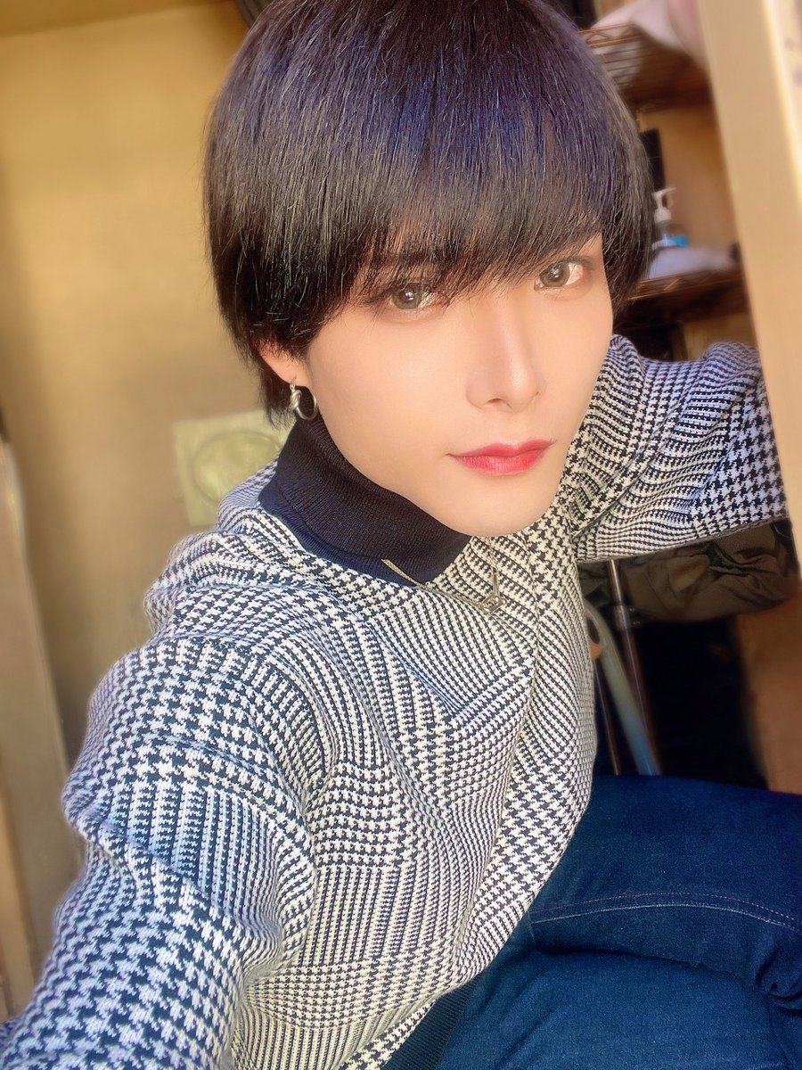 BLACKIRIS_go's tweet photo. USJ行く前と行った後の人👅 https://t.co/496455QKOr