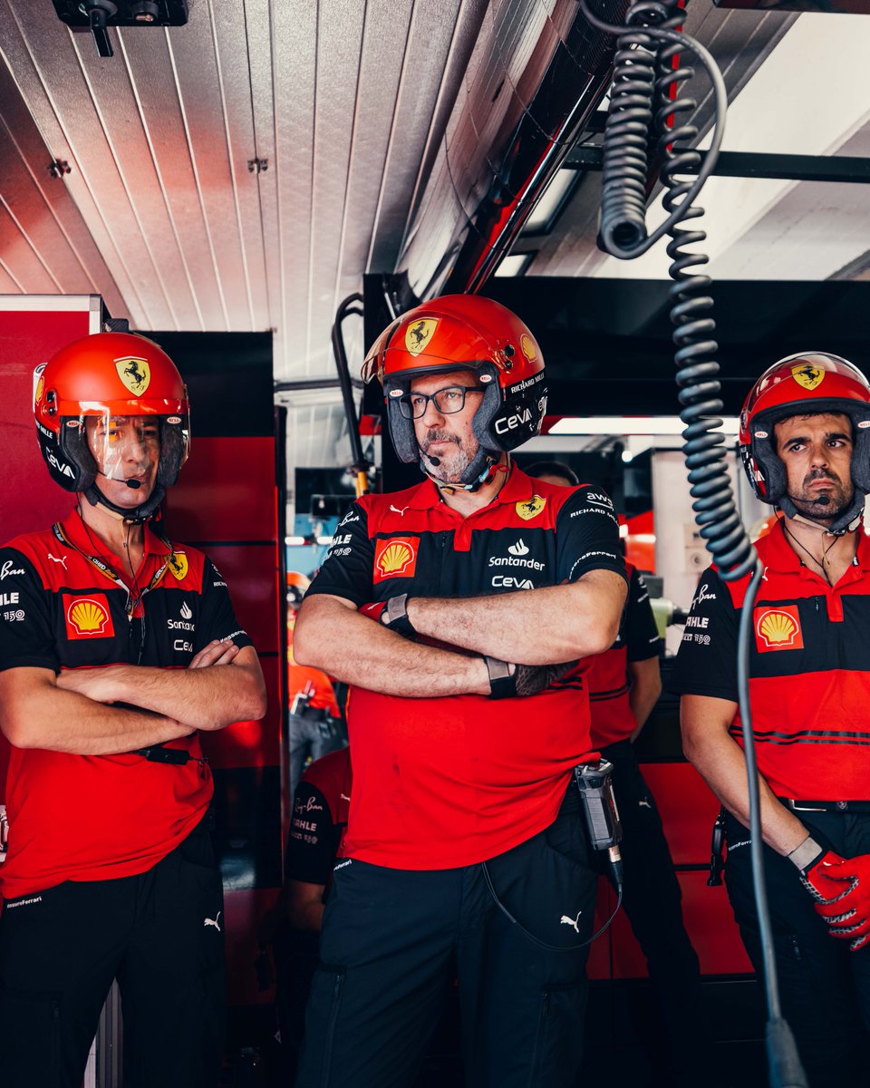 A big thank you to the entire team trackside and back in Maranello for the amazing work they do, week in week out 👊 Without them, nothing is possible ❤️ #essereFerrari 🔴